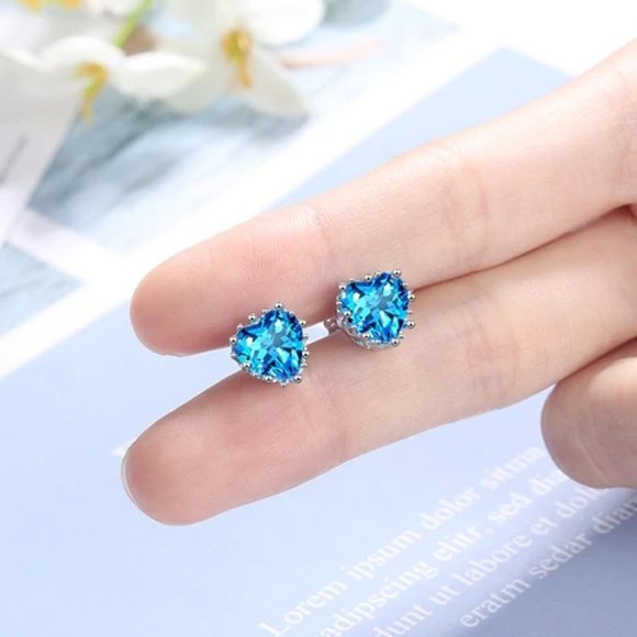 NEW 925 Sterling Silver Diamond Heart Earrings D9 - Picture 3 of 10